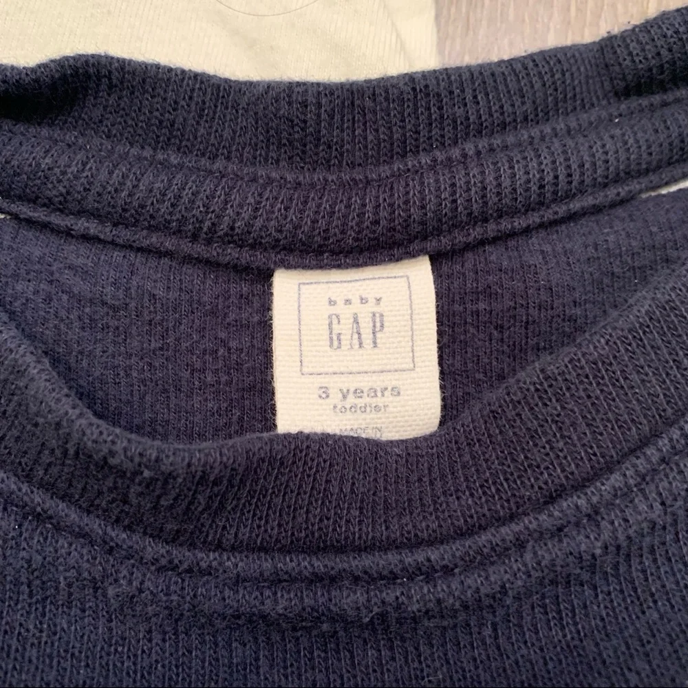Baby Gap Toddler Shirts & Sweater Bundle Toddler Boy’s‎ Size 3-5 Years
